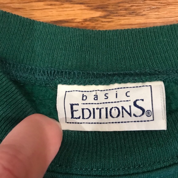 Vintage Basic Editions Christmas Sweatshirt size S - Picture 6 of 11